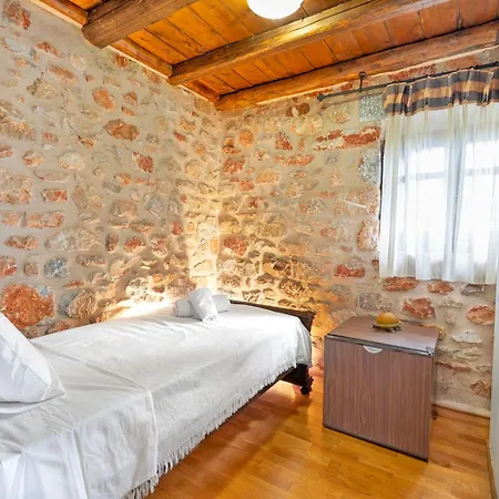 Castello Di Haria 4* Kalos (Laconia)