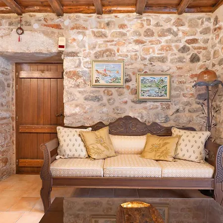 Castello Di Haria 4* Kalos (Laconia)