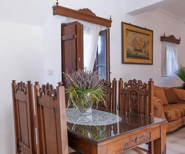 Lägenhetshotell Castello Di Haria 4*